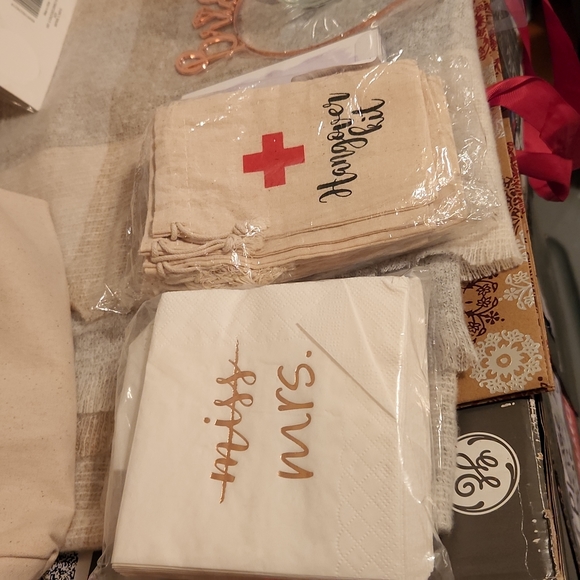 Just engaged 💍 wedding bundle!! - Picture 13 of 14